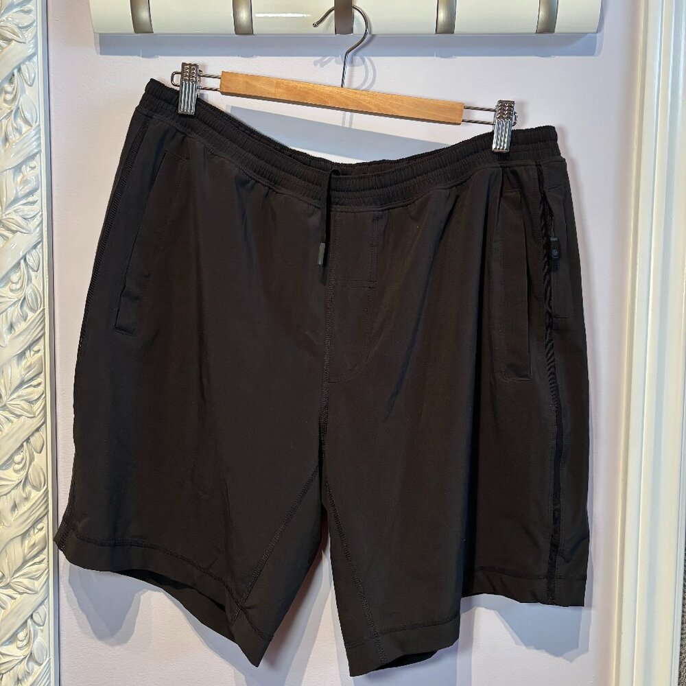 Lululemon Men’s New Athletic Shorts with Lining, Pockets Size XXL